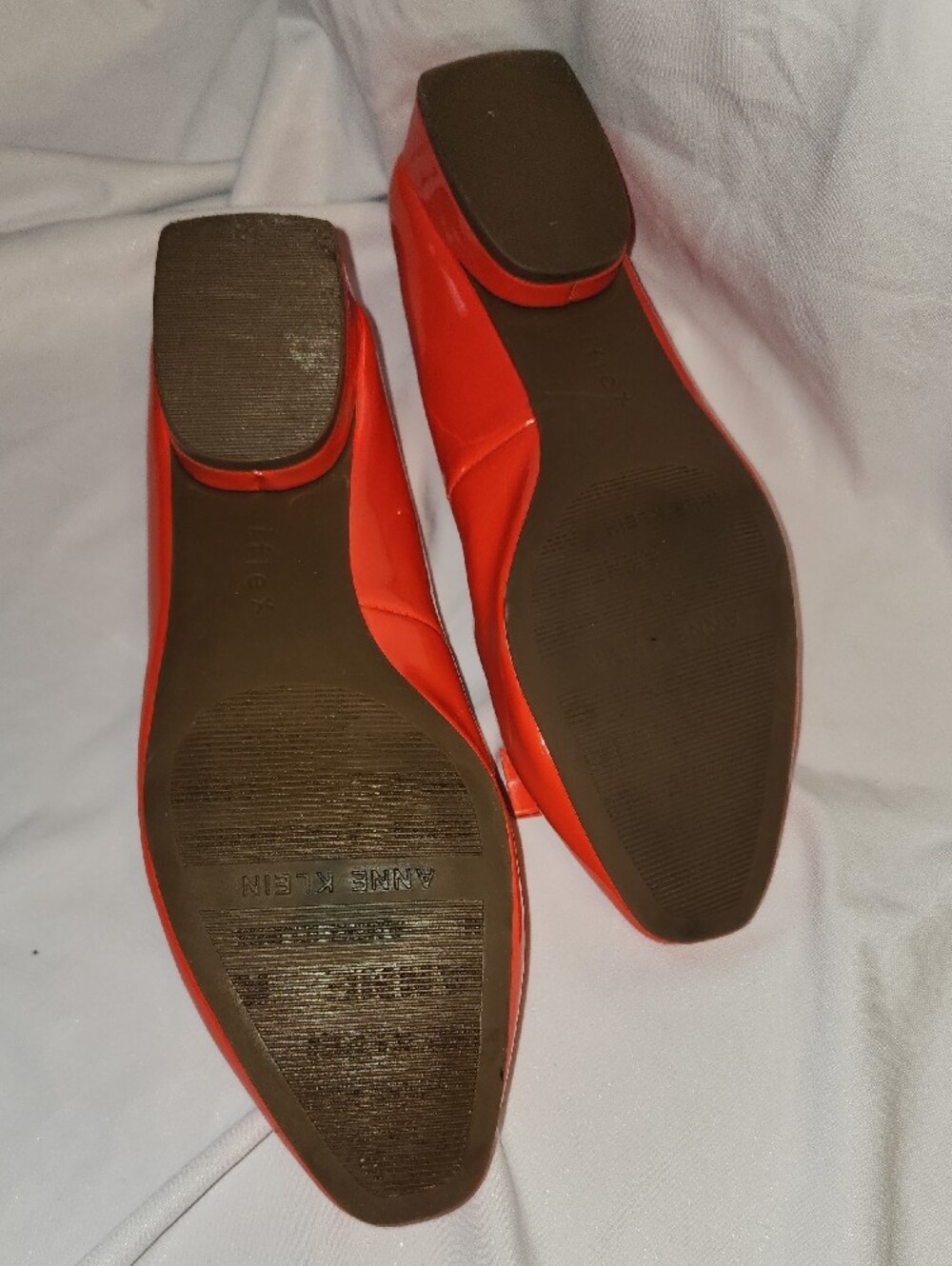 Anne Klein Size 8.5 Bright Orange Patent Leather Bow Flats - Picture 4 of 15